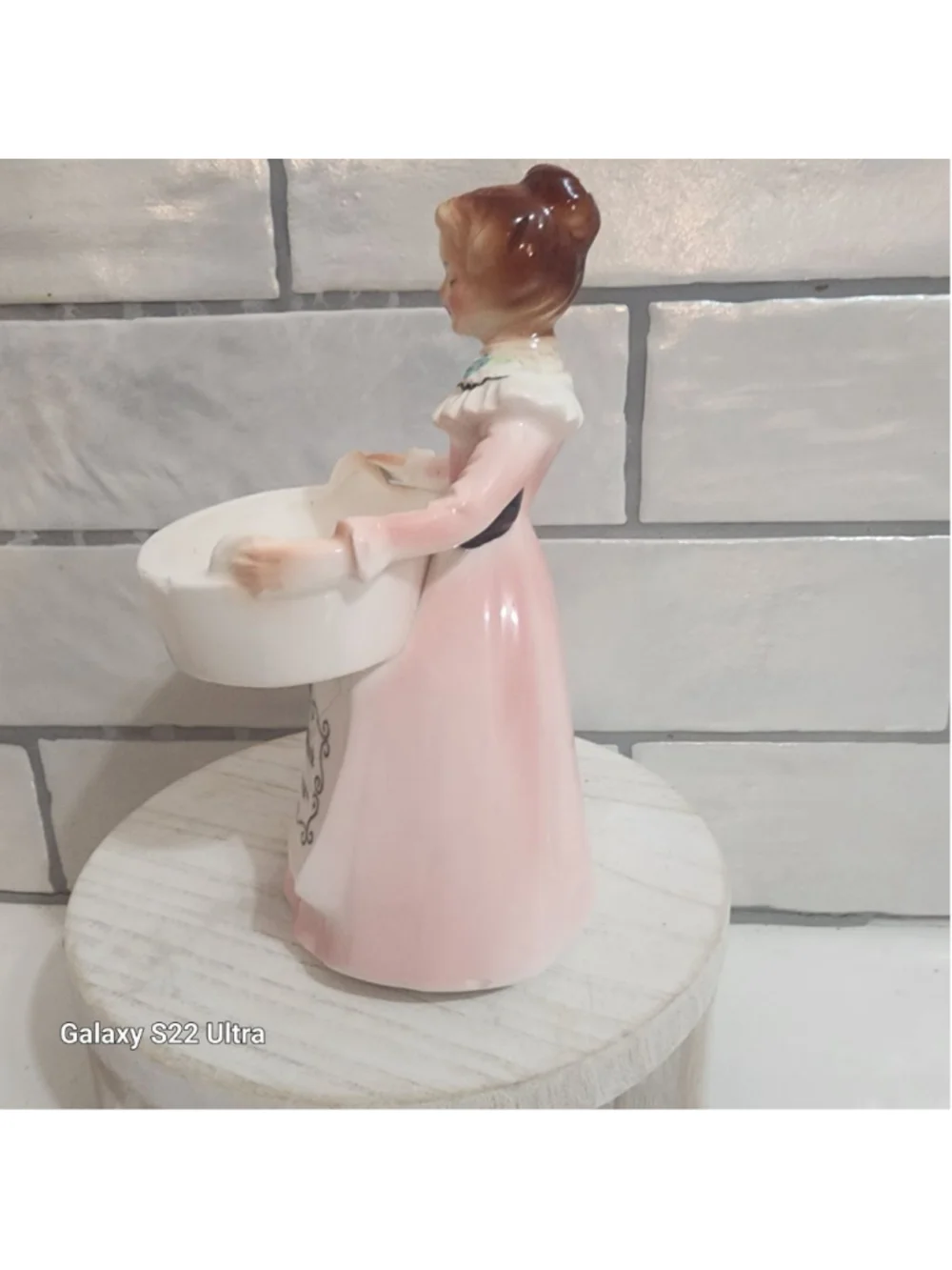 Mother's Pink and White Ceramic Scouring Pad Holder